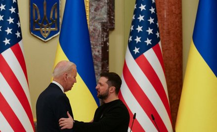 O czym Biden rozmawiał z Zełenskim? "Wyniki będą miały wpływ na pole walki"