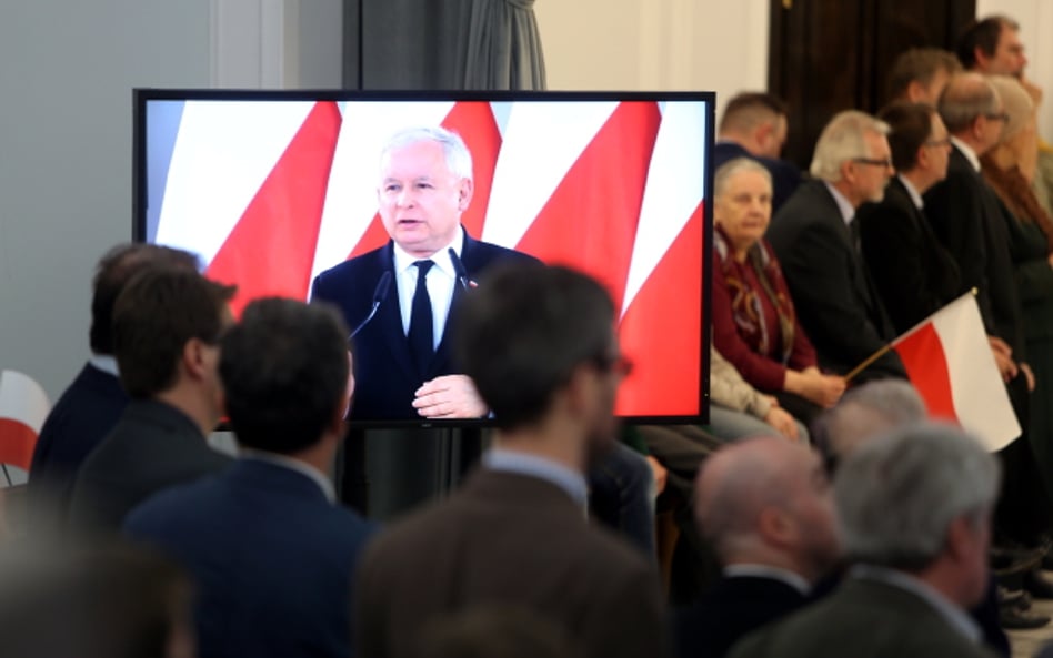 Gdyby partia Jarosława Kaczyńskiego od razu uchwaliła taki projekt ustawy, polityczna wojna o TK w o