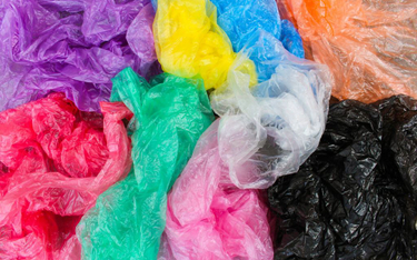 Tesco przeznaczyło 10 proc. zysku ze sprzedaży plastikowych toreb na koszty administracyjne