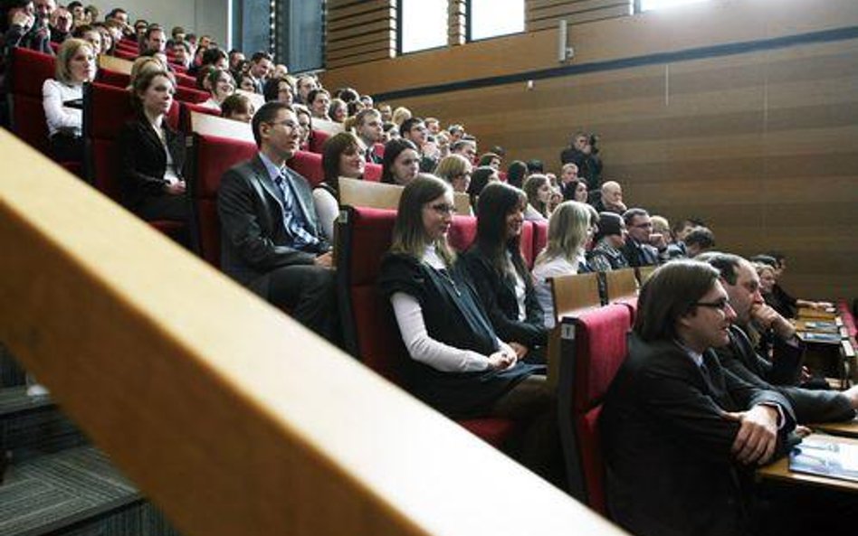 Egzamin na aplikację ogólną w stolicy