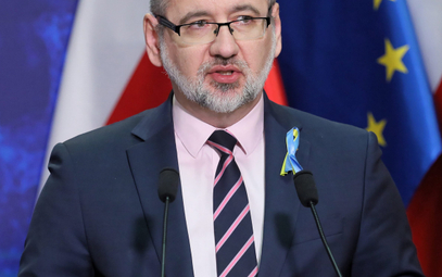 Minister zdrowia Adam Niedzielski zapowiedział zniesienie obowiązku noszenia maseczek