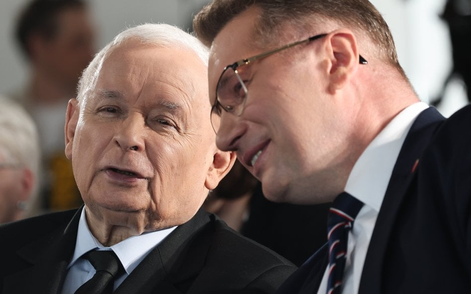 Prezes PiS Jarosław Kaczyński i wiceprezes tej partii, kandydat na premiera Przemysław Czarnek