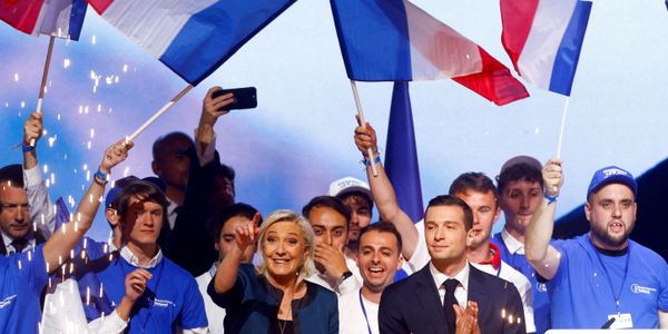 Wybory we Francji. Czy Zjednoczenie Narodowe Marine Le Pen przejmie władzę? Francuzi głosują