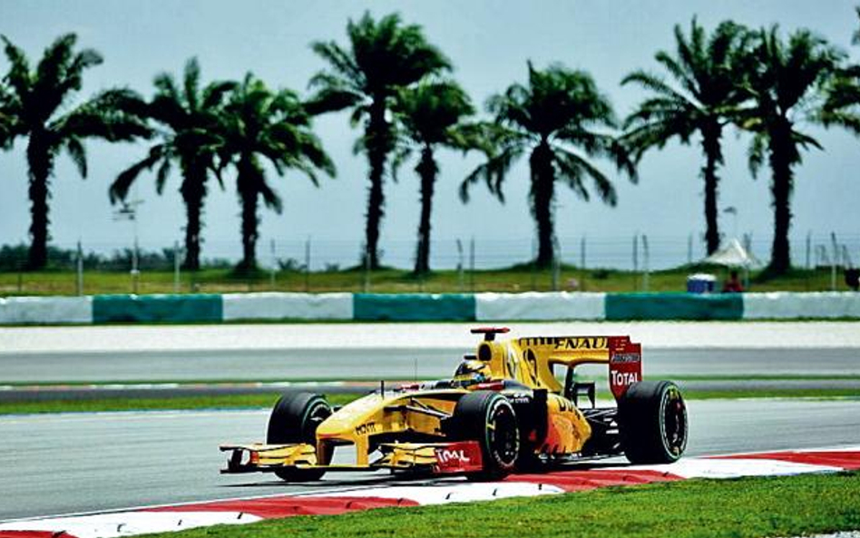 Robert Kubica za kierownicą Renault podczas piątkowego treningu na torze Sepang