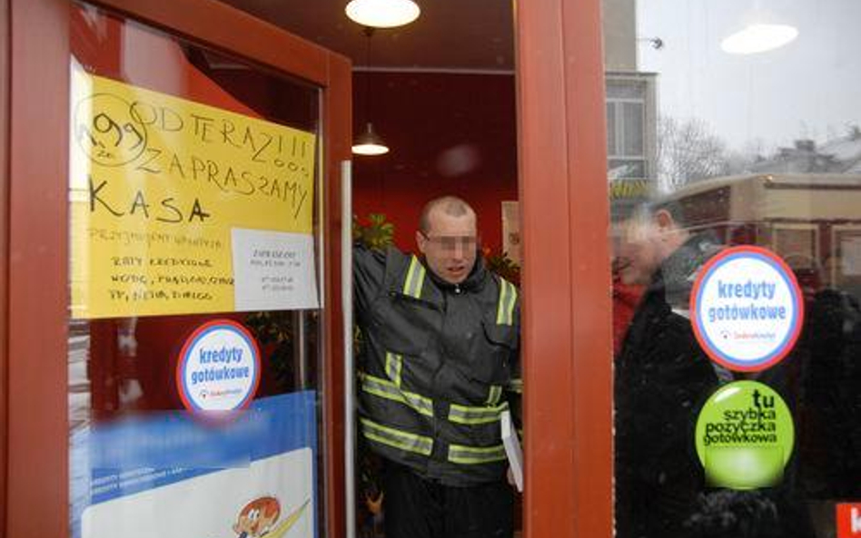 Za szkodę kasjerki odpowiada agencja bankowa, a nie bank