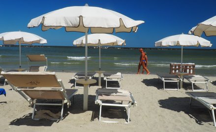 Na włoskich plażach lepiej nie kopać głębokich dołów