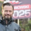 Krzysztof Stanowski podczas akcji zbierania podpisów pod listą poparcia jego komitetu wyborczego