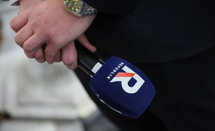 Zegarek na antenie TV Republika, w tle rosyjska rakieta. Jest skarga do KRRiT