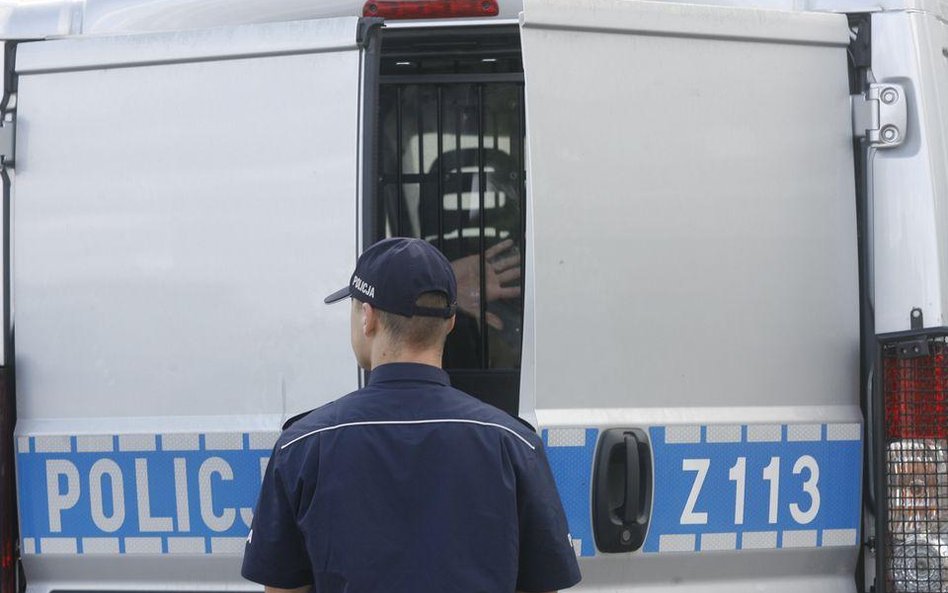 Sprawca został zatrzymany przez policjantów