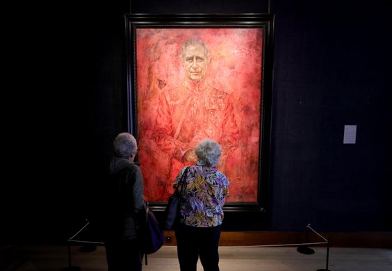 Król Karol III - portret autorstwa Jonathana Yeo