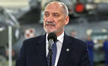 Macierewicz: Koronawirus wytworzony w laboratoriach chińskich