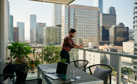 Airbnb – platforma pośrednicząca w najmie krótkoterminowym domów, apartamentów i pokoi – oszacowała,