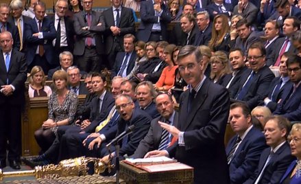 Sondaż: Brytyjczycy dopuszczają akty przemocy wobec posłów