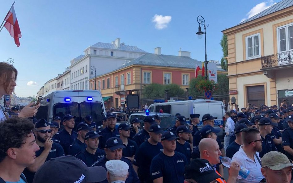 Ratusz rozwiązał Marsz Powstania Warszawskiego ONR