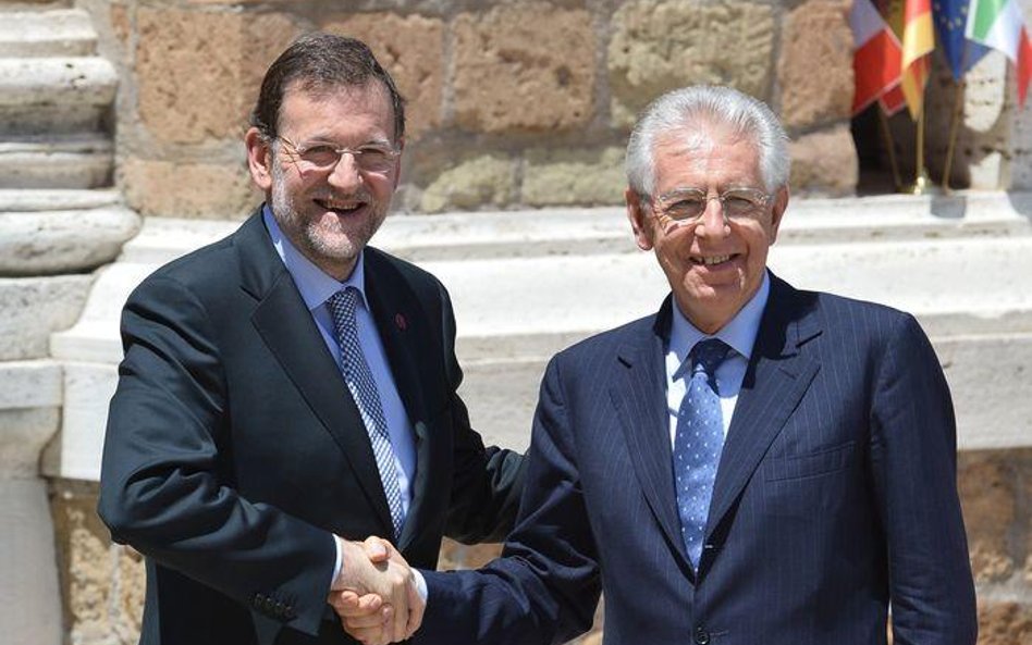 Premier Hiszpanii Mariano Rajoy i Mario Monti, premier Włoch.