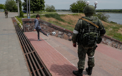 USA: Rosja ma za mało żołnierzy w Chersoniu
