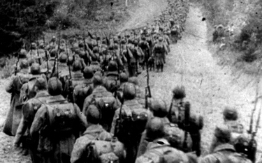 Kolumny piechoty sowieckiej wkraczające do Polski 17.09.1939