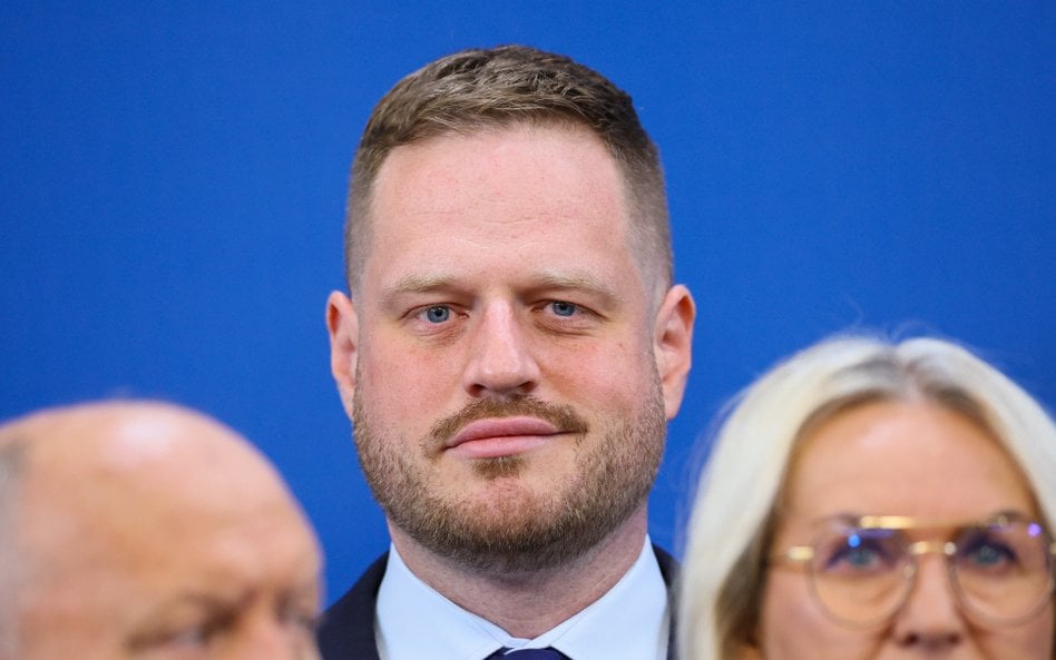 Poseł Janusz Cieszyński odpowiedział ministrowi sprawiedliwości na X: „panie Żurku, oddam za ksero j