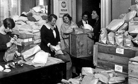 Przed Urzędem Dzielnicy Żoliborz obejrzymy wystawę „Warszawa w chwili próby”