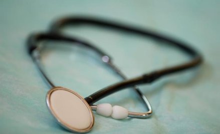 Nie wolno sugerować, na co cierpi pracownik