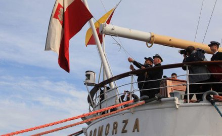 Z biało-czerwoną dookoła świata