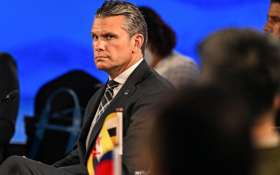 Sekretarz obrony USA Pete Hegseth zwolnił lub zablokował awanse ponad 80 generałów i admirałów w arm