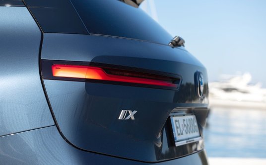 Zmodernizowane BMW iX