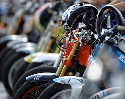 Policjanci sugerują, by do jazdy wracać stopniowo. Zimowa przerwa wpływa na kondycję fizyczną i nawy