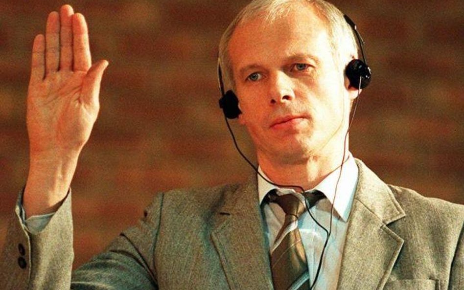 Janusz Waluś za zabicie czarnoskórego przywódcy komunistów w RPA Chrisa Haniego został skazany na do