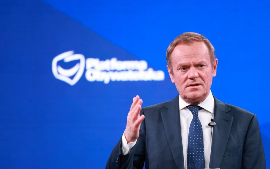 Donald Tusk o PiS:  przekupstwo, inwigilacja i szantaż