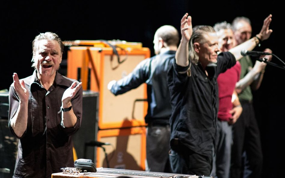 Swans to od lat fenomen muzyki alternatywnej.