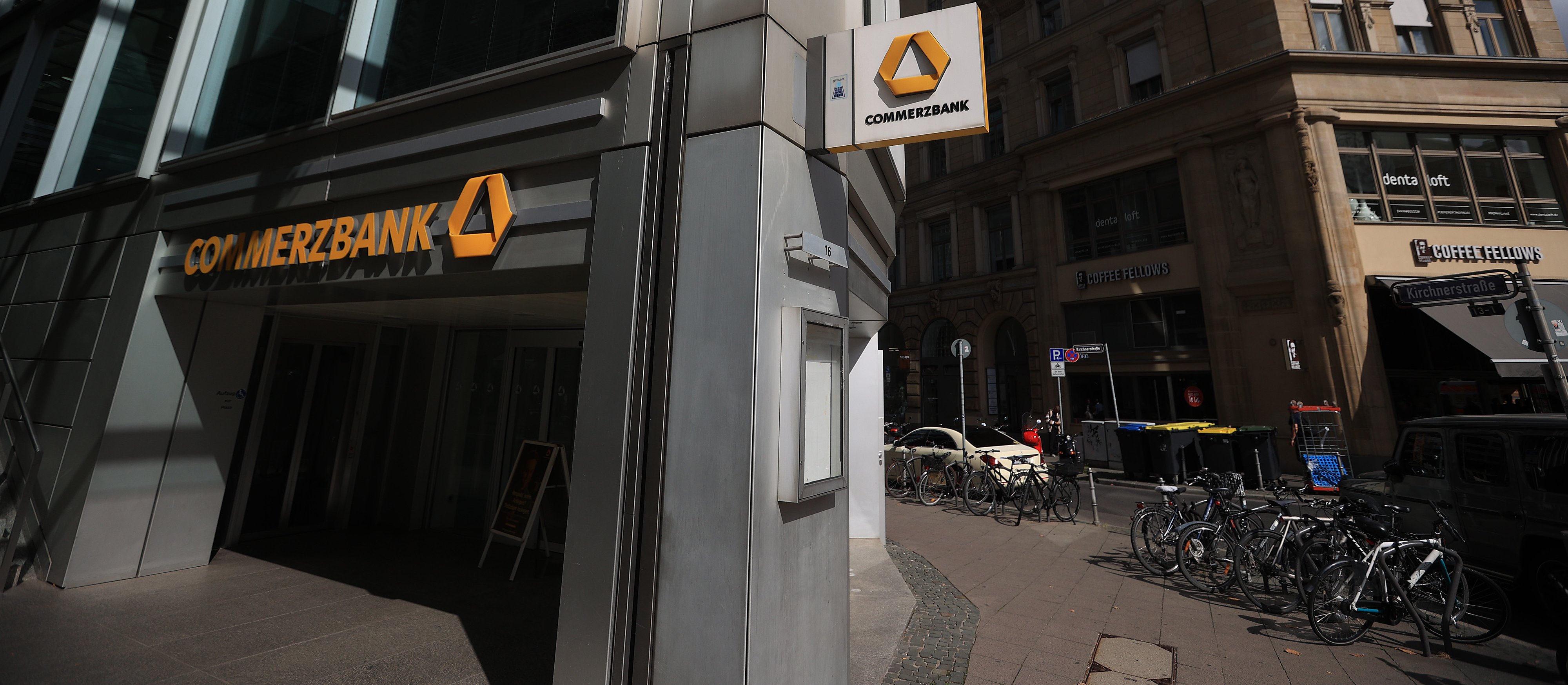 UniCredit chce przejąć właściciela mBanku. Oferta warta 35 mld euro