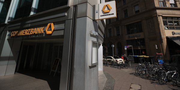 UniCredit chce przejąć właściciela mBanku. Oferta warta 35 mld euro