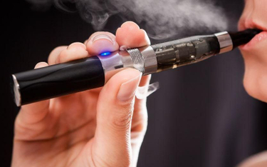 Producenci e-papierosów złamali przepisy na Facebooku i Twitterze