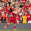 Trent Alexander-Arnold (Liverpool) cieszy się ze zdobytej bramki