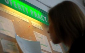 Wśród bezrobotnych zanotowano spadek zarówno w populacji mężczyzn (o 21,4 proc.), jak i kobiet (o 36