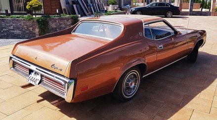 To wersja XR7, bardziej luksusowa i lepiej wyposażona. Właściciel wycenia ten wóz na 98 000 zł, ale 