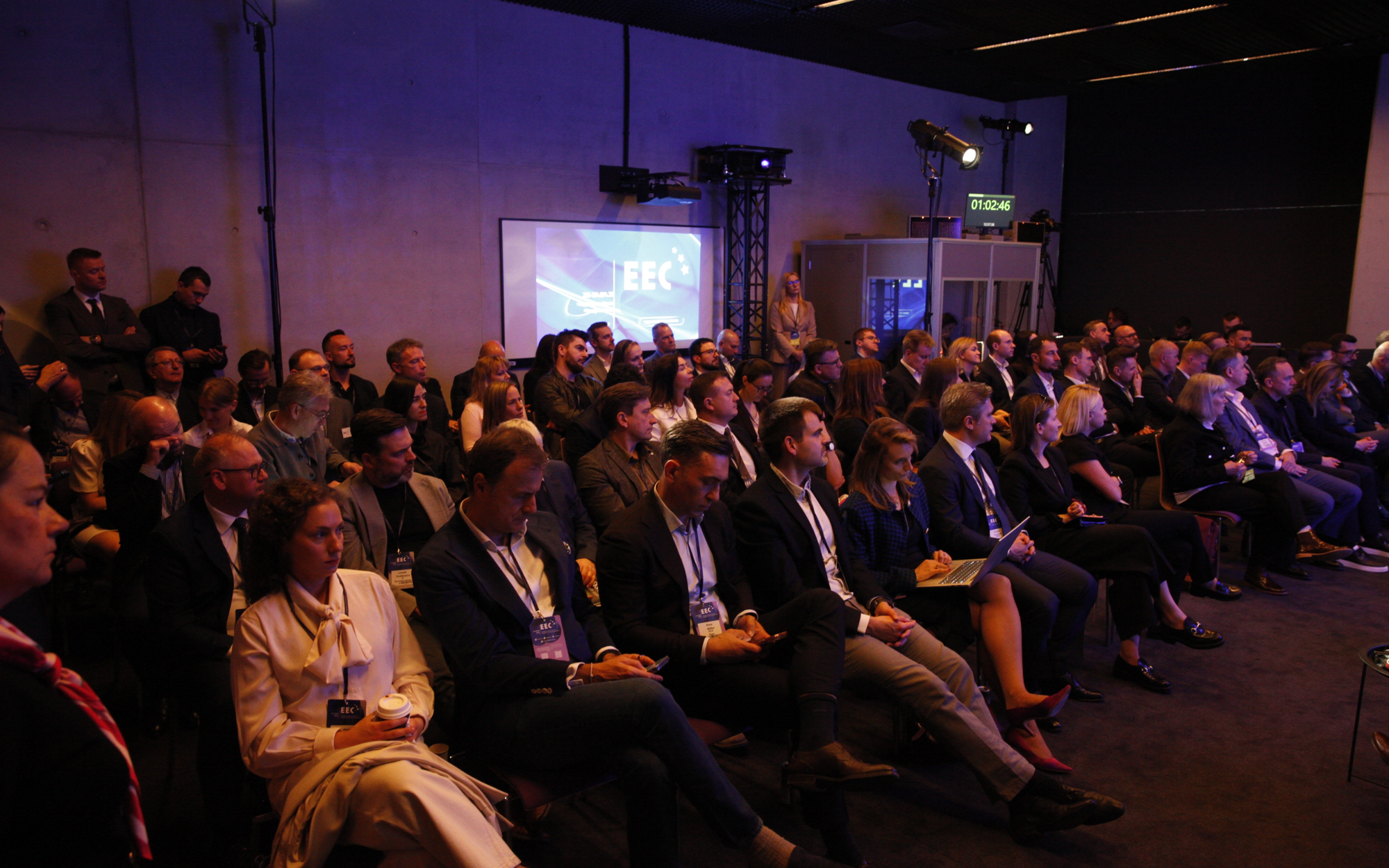 EEC: Więź z AI to „ślepa uliczka”. Ekspert ostrzega przed iluzją relacji z maszyną