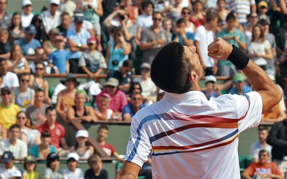 Jeszcze pięć wygranych meczów w Paryżu i Novak Djoković będzie mógł mówić, że jest jak John McEnroe