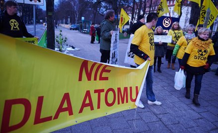 Przeciwnicy budowy polskiej elektrowni jądrowej na demonstracji w Sopocie