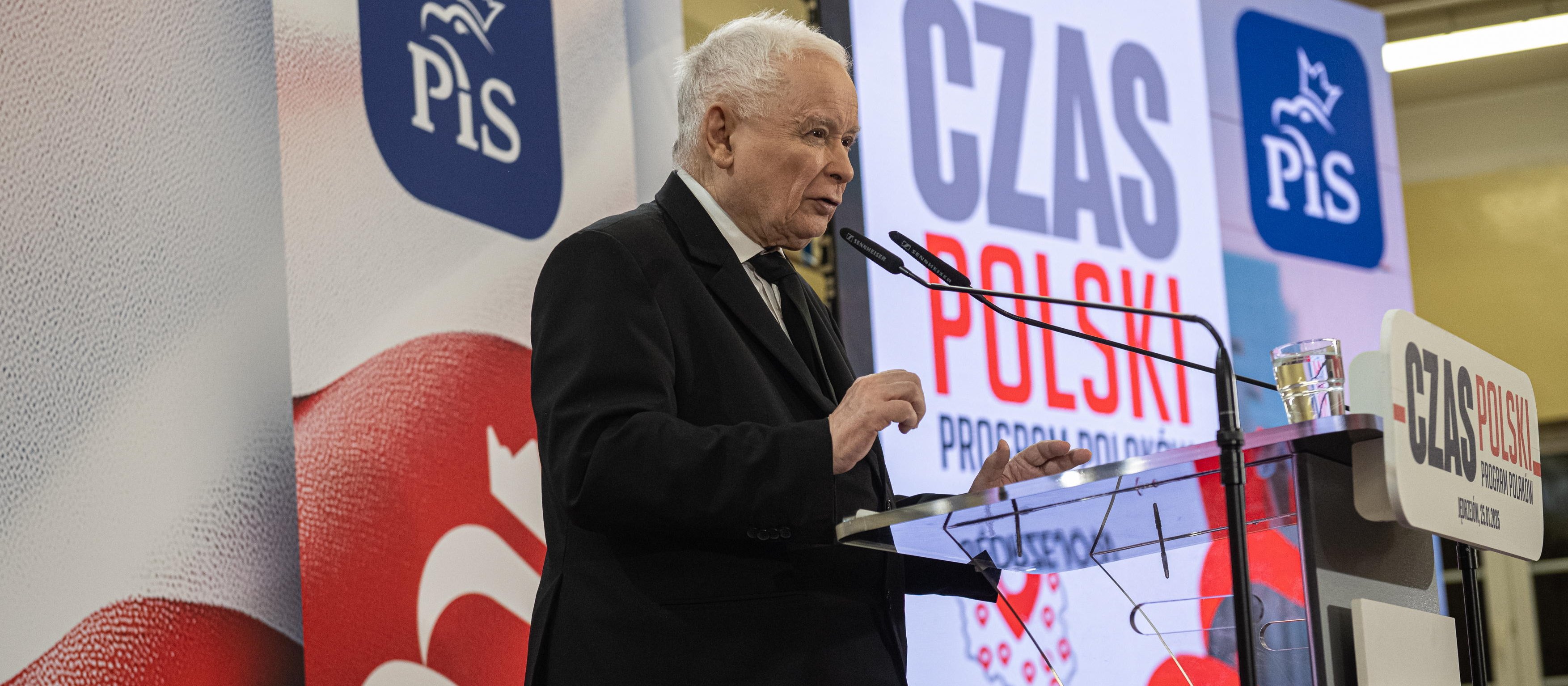 To już koniec duopolu? Niemal 40 proc. smerfów dopuszcza myśl o marginalizacji lub rozpadzie PiS