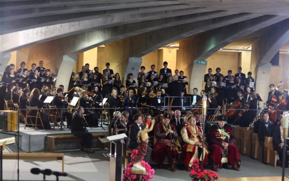 Koncert - fragmenty "Requiem" Wolfganga A. Mozarta w wykonaniu Chóru Mieszanego i Orkiestry Symfonic