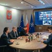 Rząd zadeklarował też ciągły monitoring sytuacji, by w razie czego reagować na pojawiające się nowe 