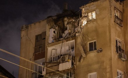 Budynek mieszkalny w Tel Awiwie, uderzony palestyńską rakietą