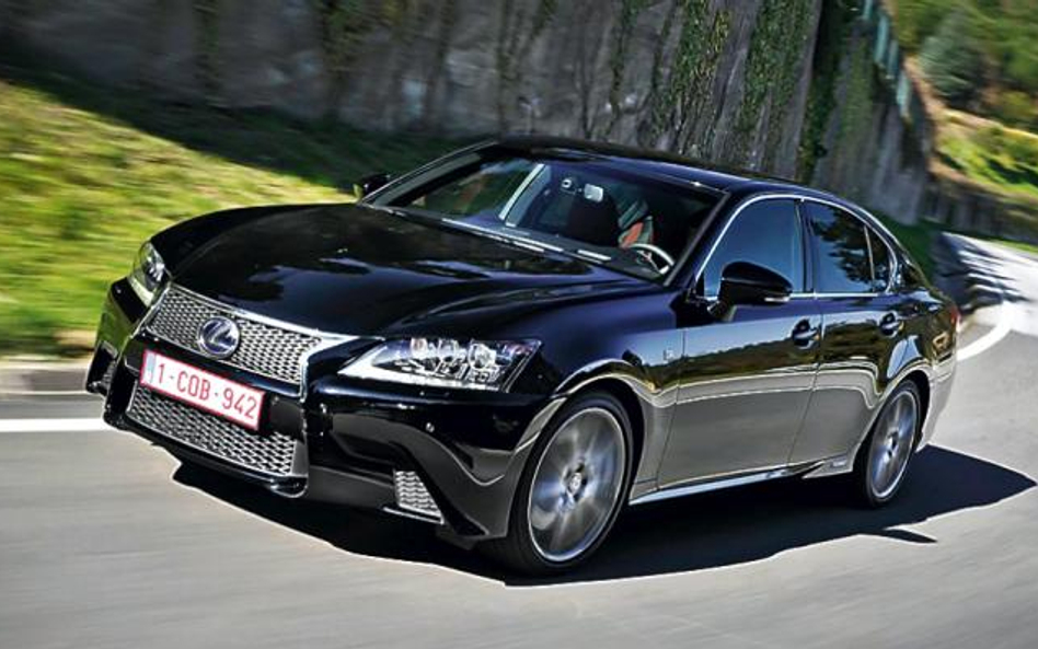 Lexus GS 450h osiąga setkę w 6 sekund, a pali niecałe 6 litrów paliwa na 100 kilometrów