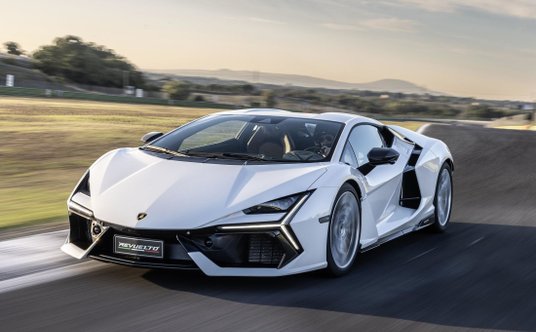 Lamborghini Revuelto