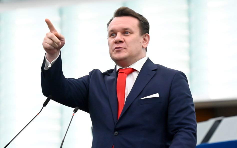 Dominik Tarczyński, od 2020 r. deputowany PiS do Parlamentu Europejskiego