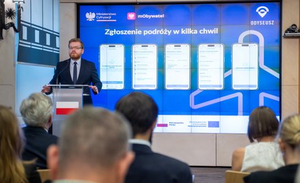 Nowe połączenie dwóch aplikacji prezentował między innymi wiceminister cyfryzacji Dariusz Standerski
