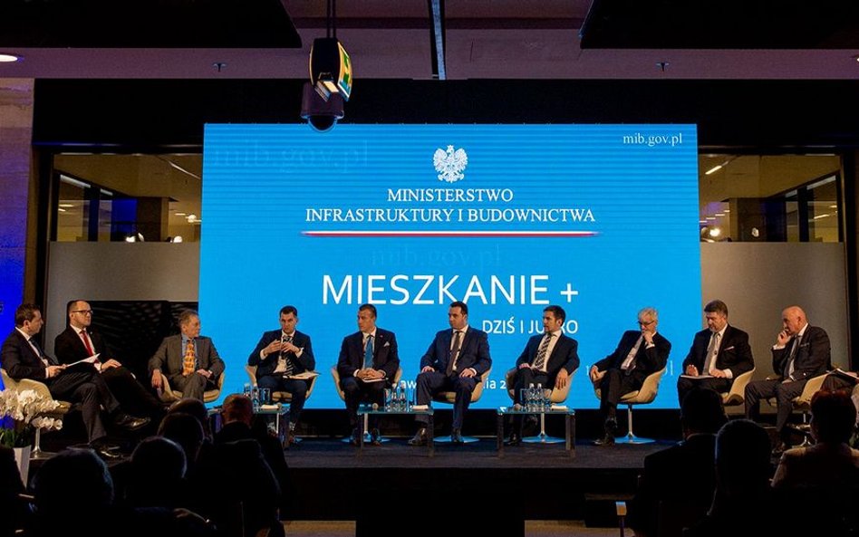 Uczestnicy debaty wskazywali, że w Polsce potrzeba mieszkań na wynajem o niskim czynszu.