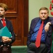 Codzienny znój parlamentarzysty: posłowie Robert Smoleń i Wacław Martyniuk podczas dyskusji nad proj